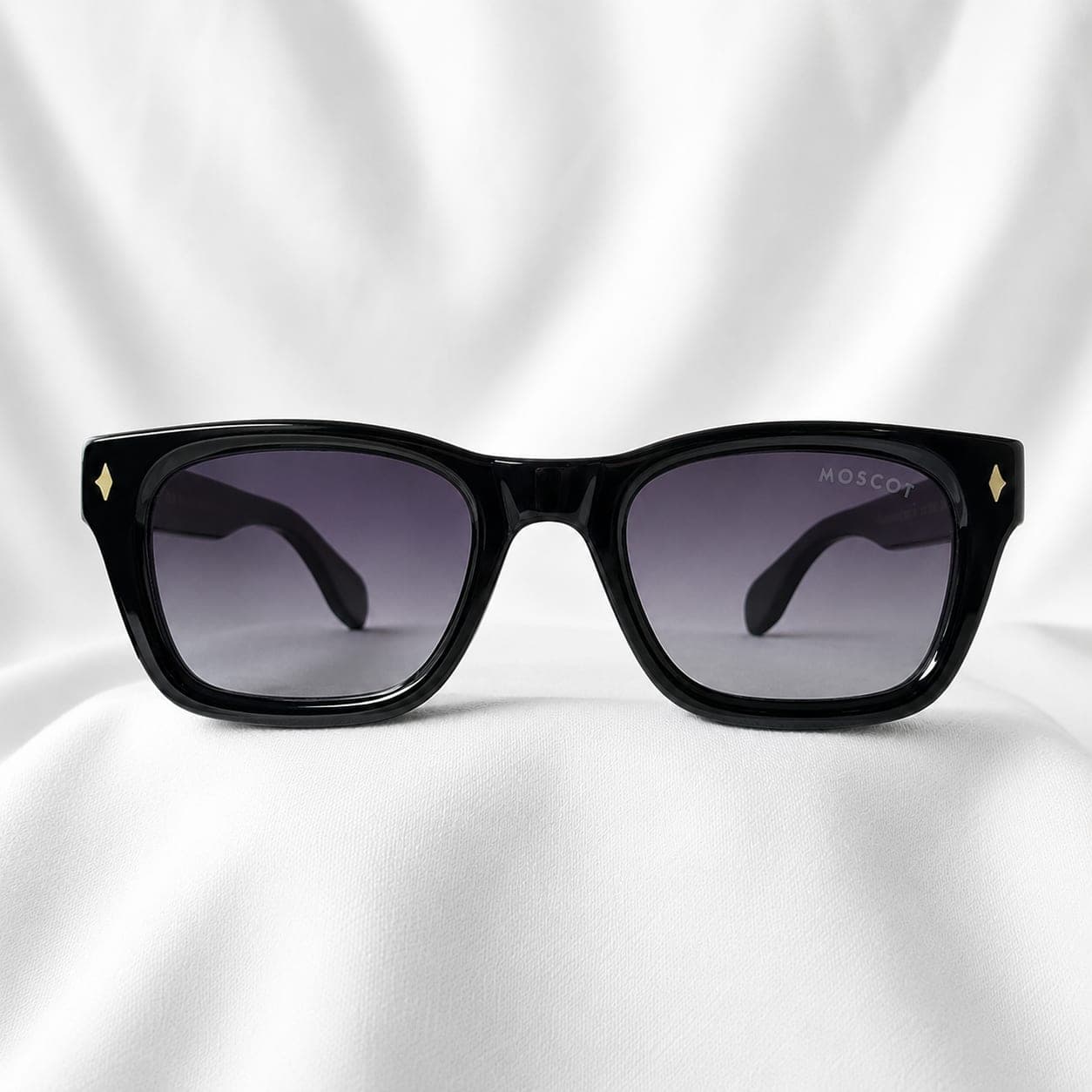 نظارة MOSCOT Riviera – Lunettes de Soleil Carrées، عرض مسطح