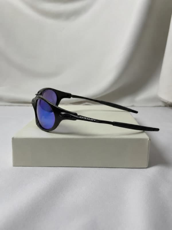 نظارة Oakley Romeo, X-Métal على عارض