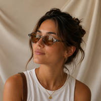 Lunettes de soleil Hipster Snug ovales et fines à monture corne en plastique